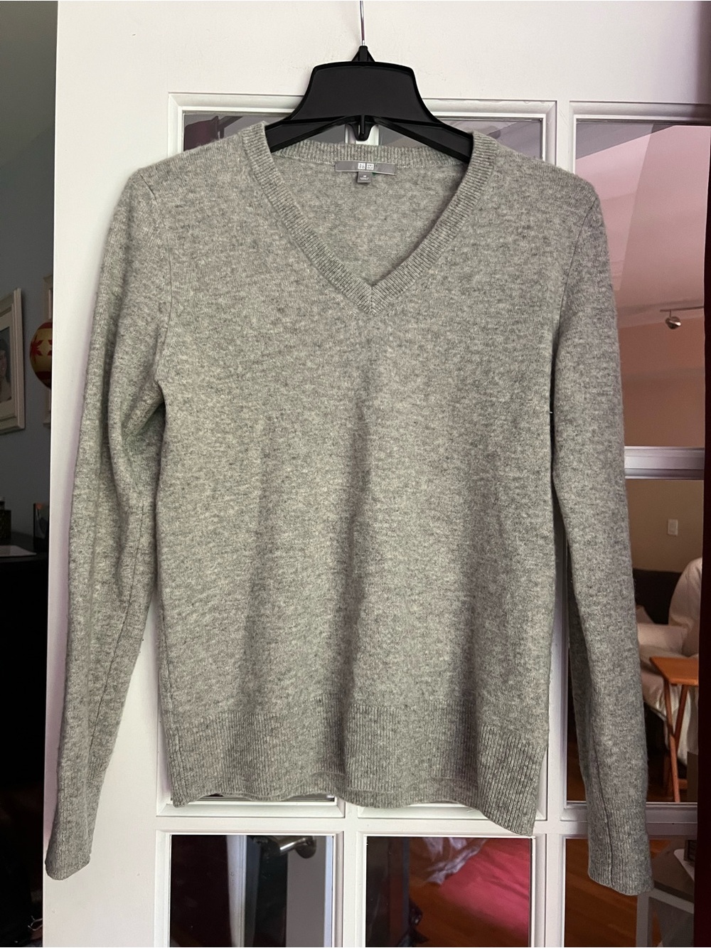 Uniqlo Gray Ribbed Neck Knit Sweater